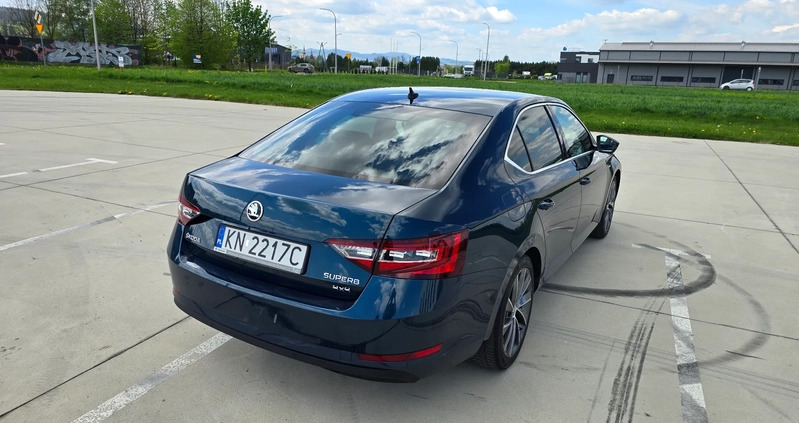 Skoda Superb cena 72900 przebieg: 230550, rok produkcji 2018 z Kępno małe 137